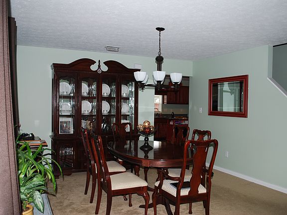 2nd image of 756 Blue Jay Way