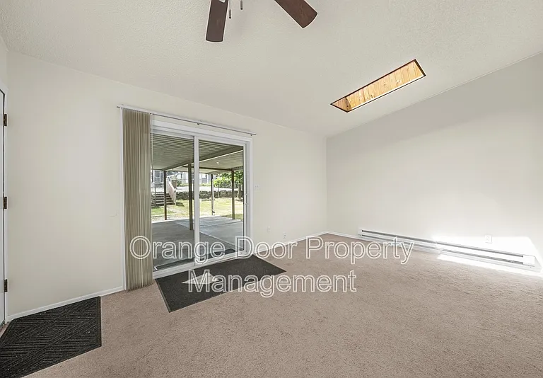 834 S 72nd St — Photo 16