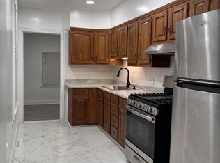 844 N 6th St, Reading, PA 19601