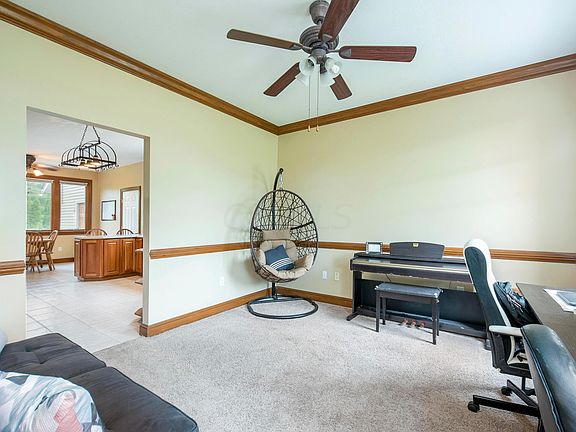 3rd image of 10166 Hounsdale Dr
