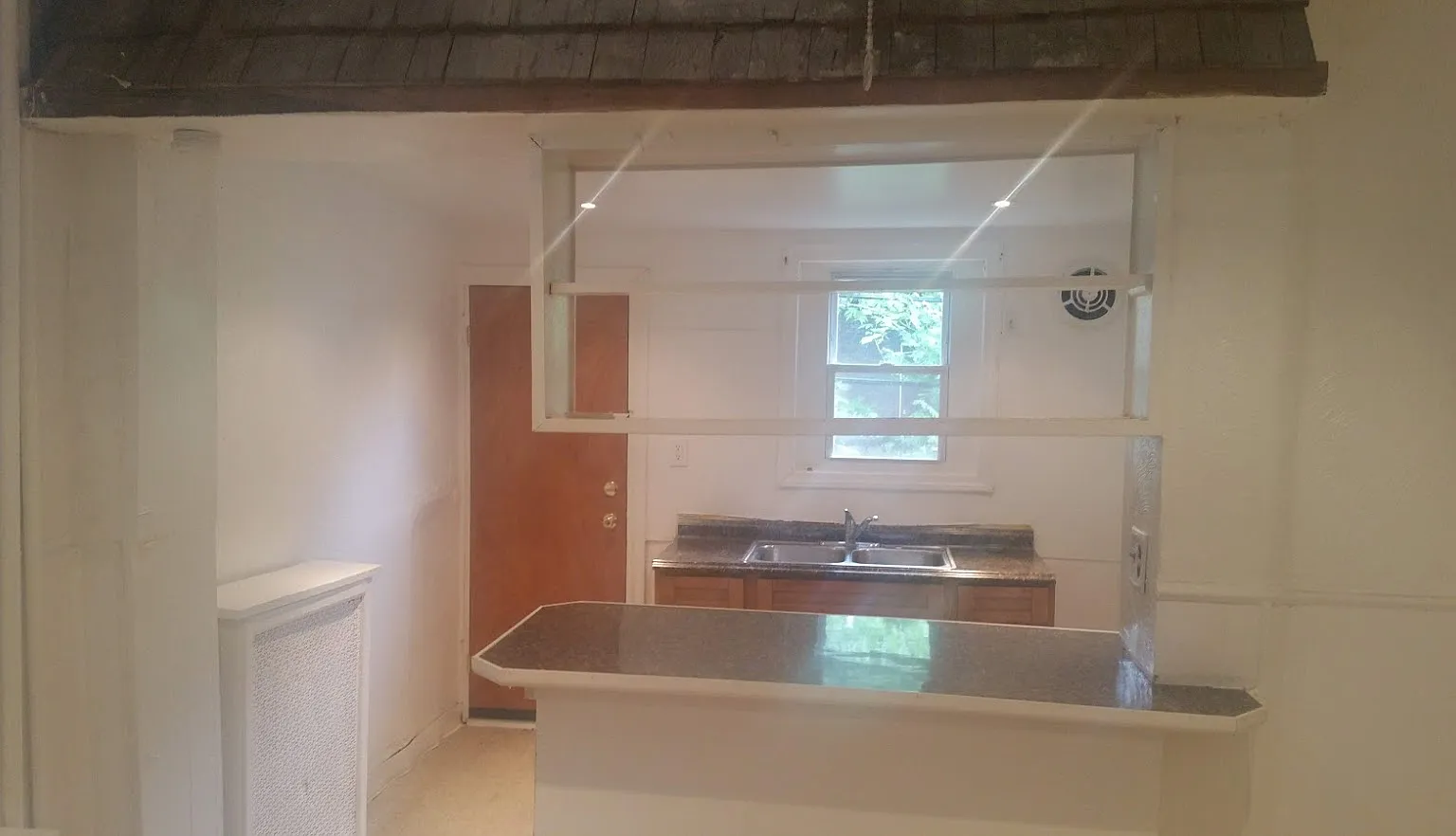3 bed, $1,900 — Photo 3