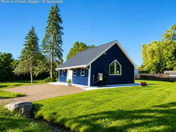 302 George St, Cheboygan, MI 49721