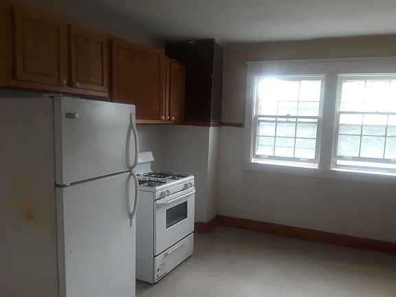 5th image of 1493 E Delavan Ave