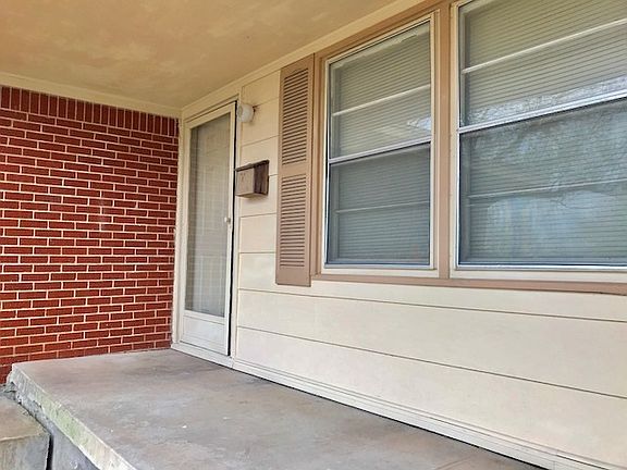 2nd image of 3818 NW Dearborn Ave