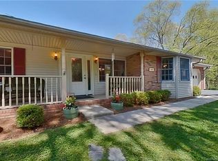 189 Kalmia Terrace Ct, Hendersonville, NC 28739