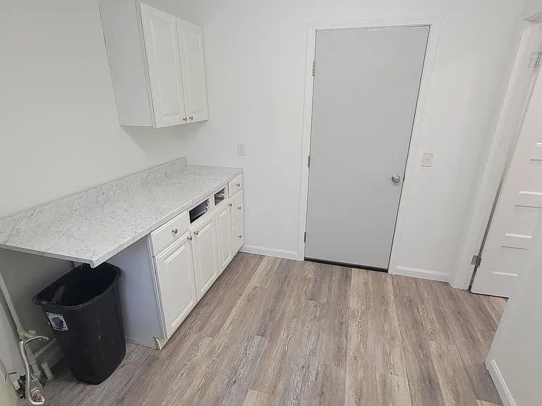 521 E Jefferson St — Photo 18