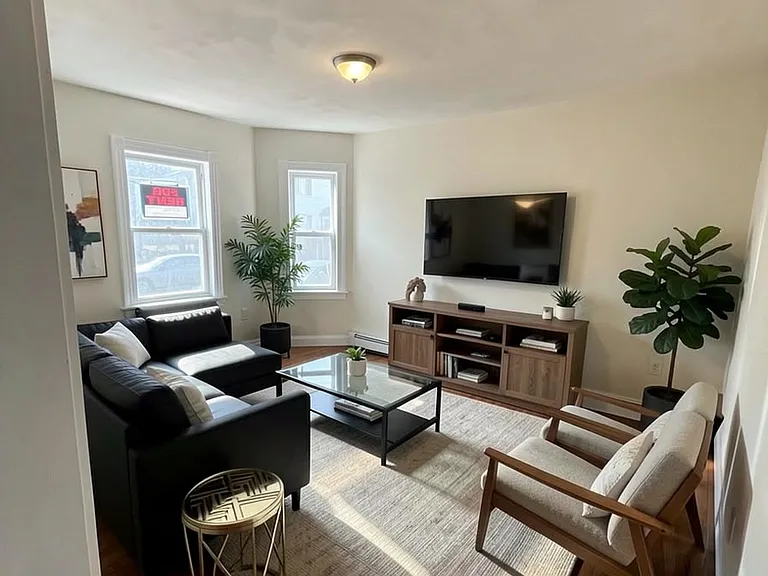68 Williams St #1 — Photo 2