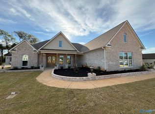 126 Lanwood Dr, Huntsville, AL 35811