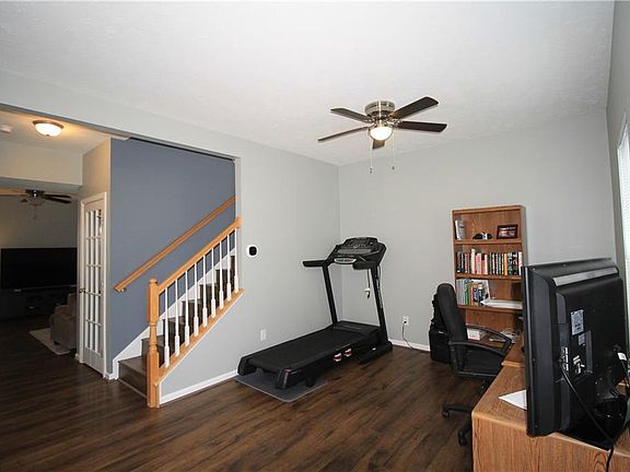 4th image of 9841 Creekside Way