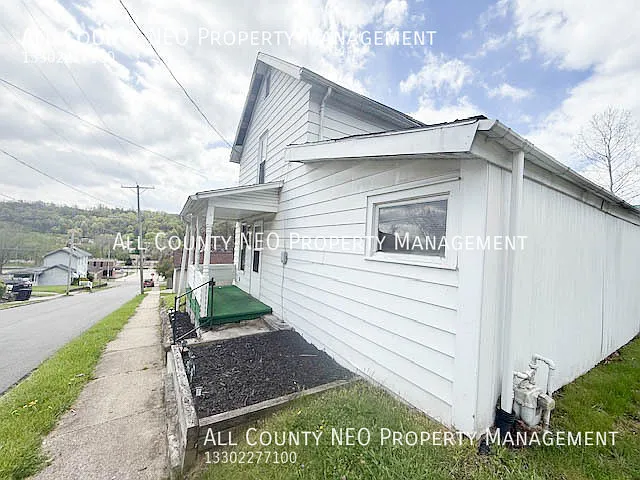 Building Photo - 246 2nd St