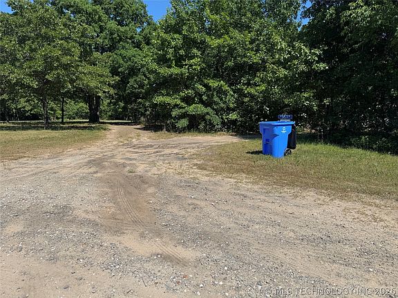 5th image of 54 E 1167th Rd