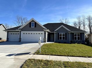 N9260 Constellation Dr, Appleton, WI 54915