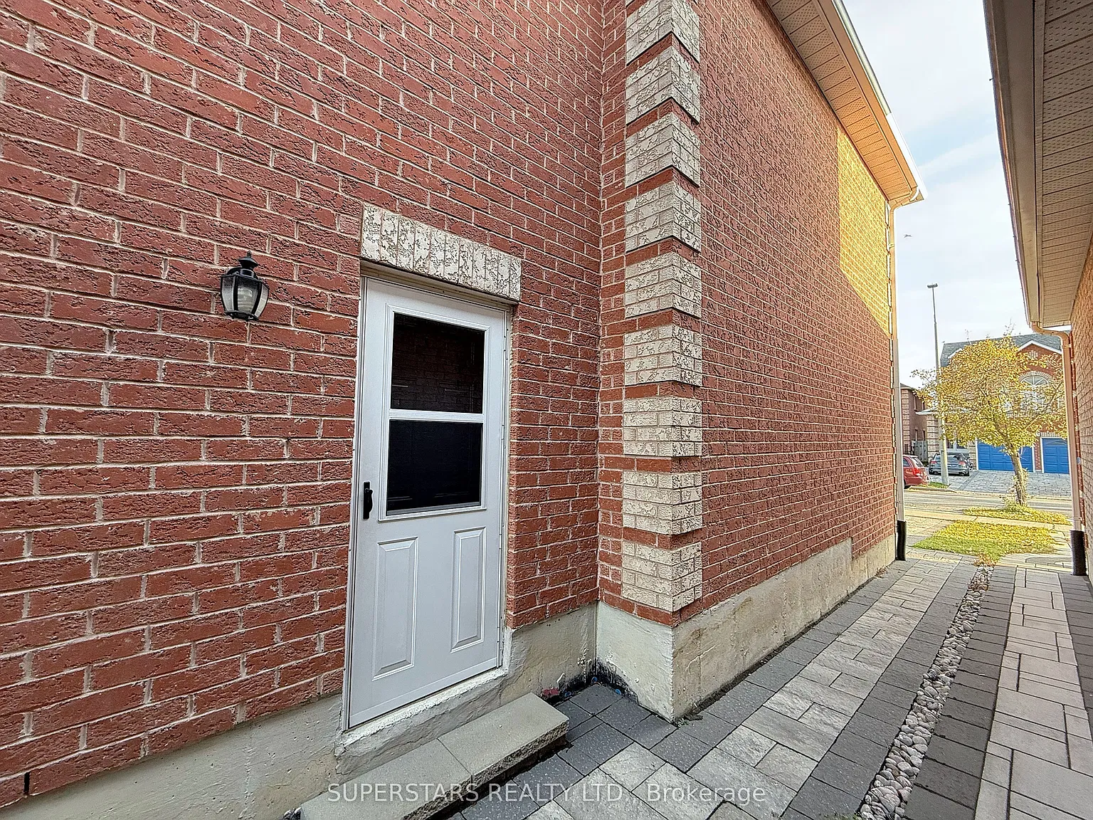 2 bed, $1,600 — Photo 2