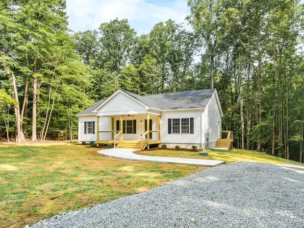 111 General Lee Ct, Montross, VA 22520