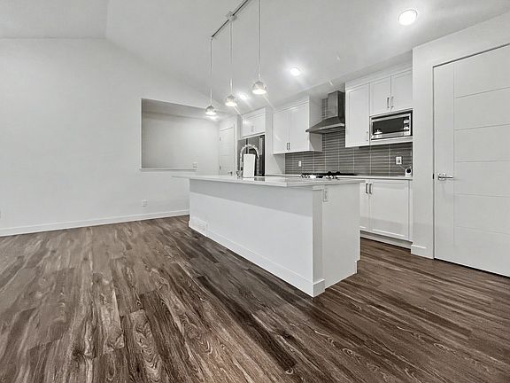 4th image of 100 Walgrove Ct SE #1405