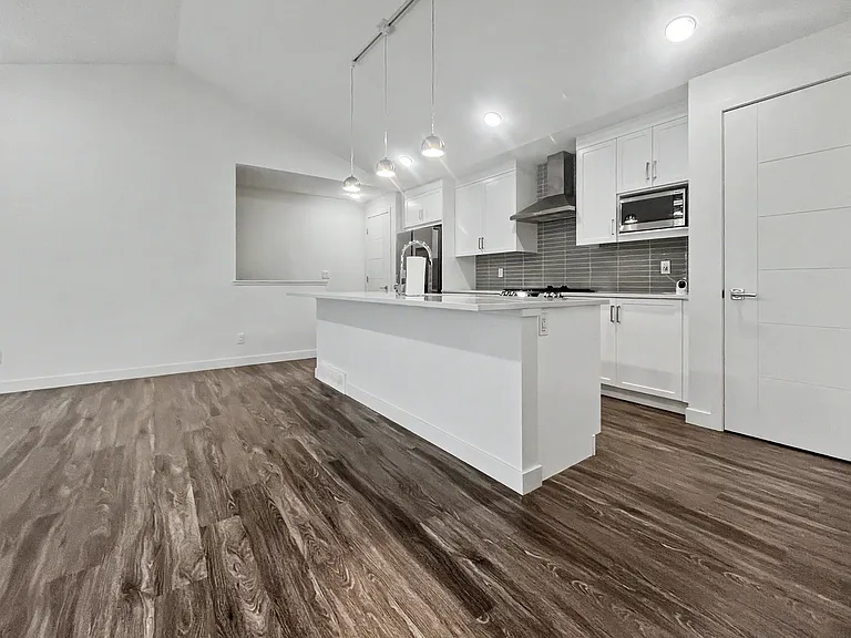 100 Walgrove Ct SE #1405 — Photo 4