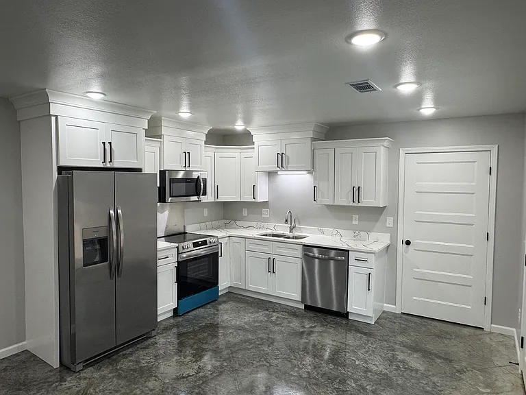 2408 Rector Rd — Photo 2