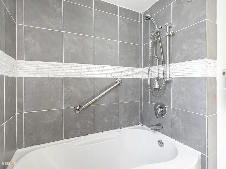 8443 Laurel St — Photo 11