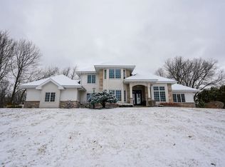 7484 Summit Rdg, Middleton, WI 53562