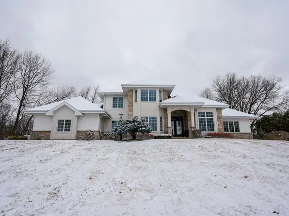 7484 Summit Rdg, Middleton, WI 53562