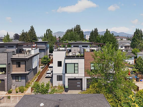 2nd image of 945 Borden Ave #1