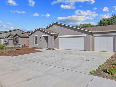 1051 Ironhorse Court, Tulare, CA, 93274