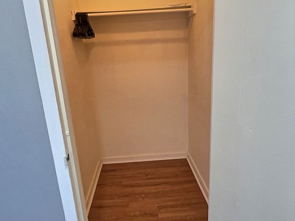 4th image of 11720 Edgewater Dr APT 312