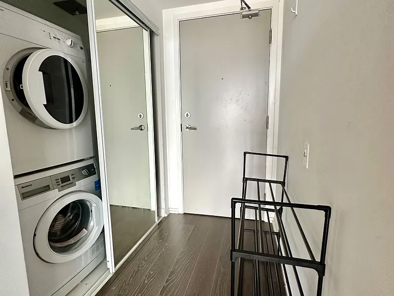 68 Shuter St #2709 — Photo 16