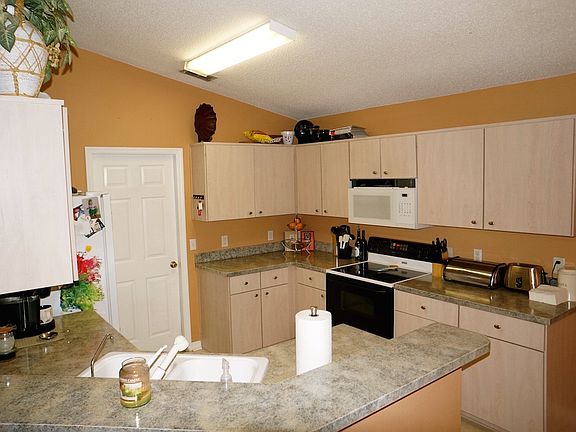 5th image of 30 Parkview Heights Blvd