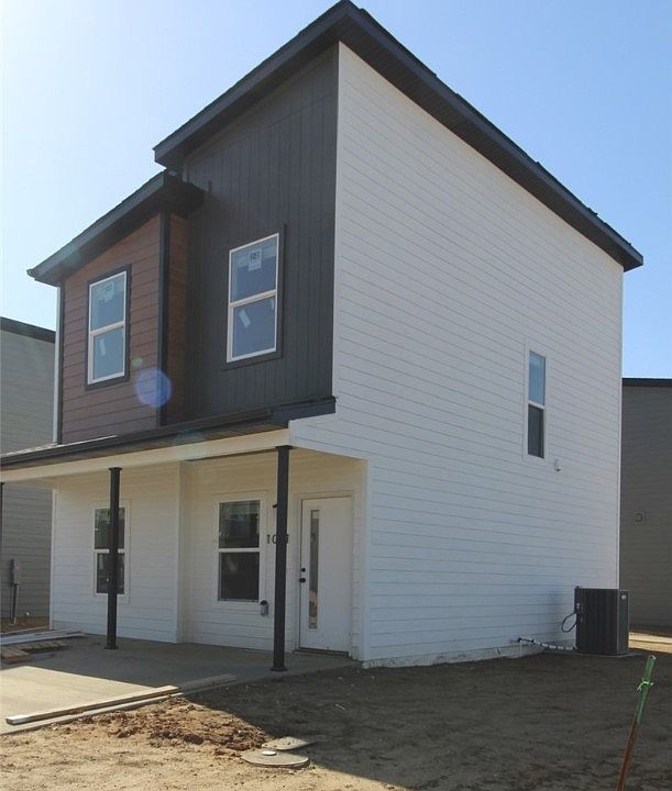 2nd image of 1021 Boardwalk Ave