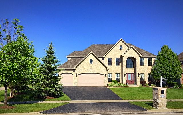 1st image of 711 Bennett Dr