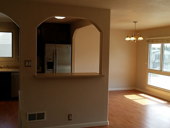 3rd image of 28 Cameo Ct