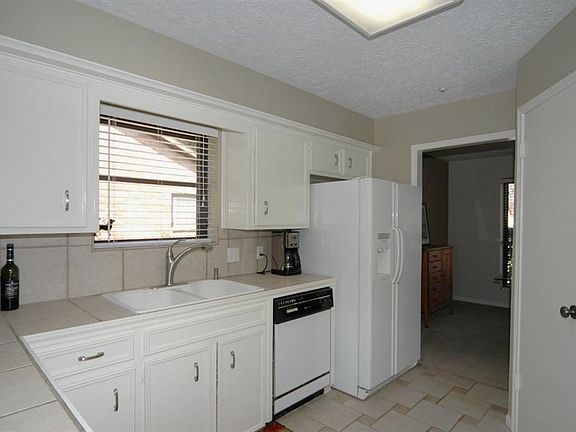 5th image of 11522 Sagewillow Ln