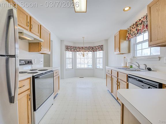 2nd image of 1018 Curzon St