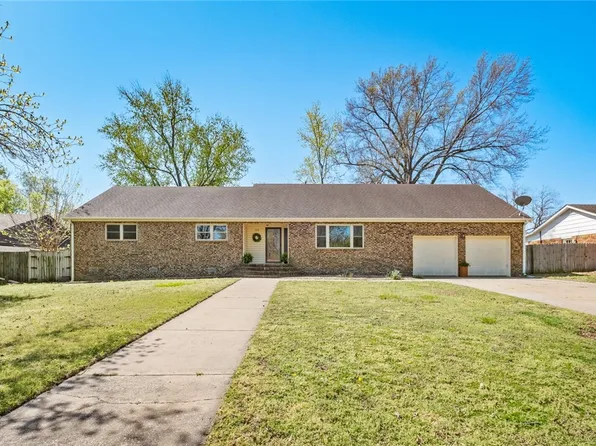 1910 W Jefferson St, Siloam Springs, AR 72761