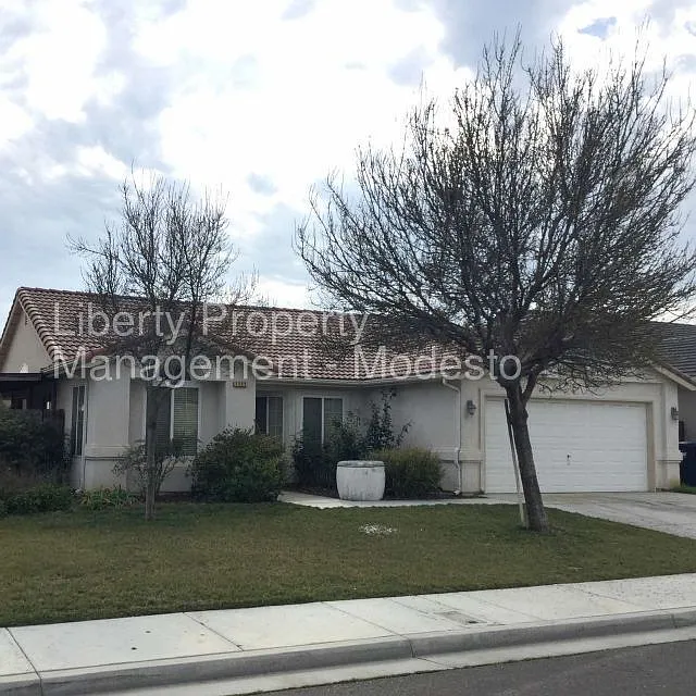 1111 Pinot Noir St photo 1