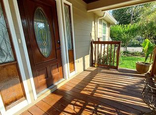 426 S 12th St, Conroe, TX 77301