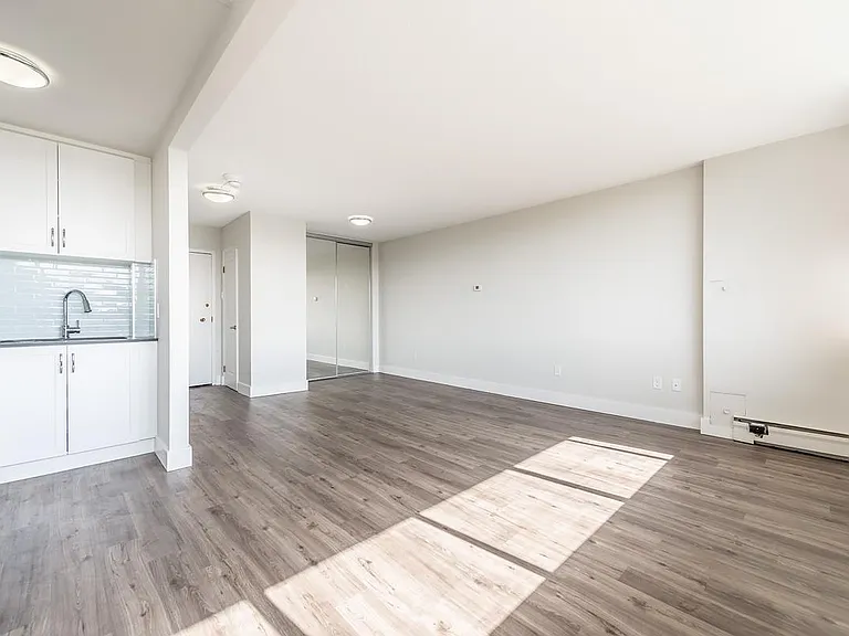350 Douglas St — Photo 54