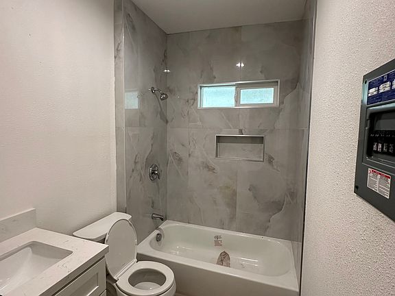 5th image of 1222 W Shorb St #1