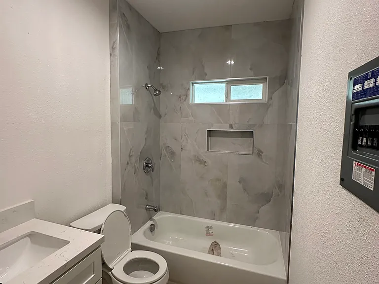 1222 W Shorb St #1 — Photo 5