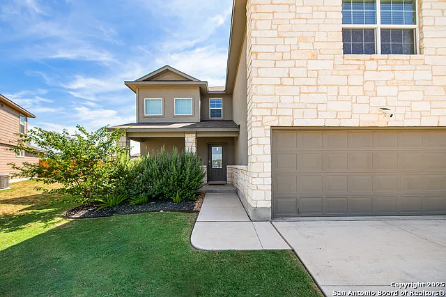 3 bed, 2.5 bath, 2253 sqft, $2,250 — Photo 2