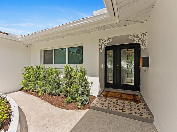 3rd image of 1289 SW 7th Street