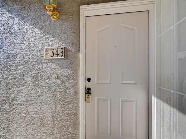 700 Capri Dr APT 34B, Boulder City, NV 89005