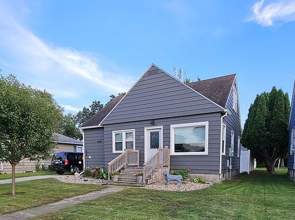 1706 1st Ave NE