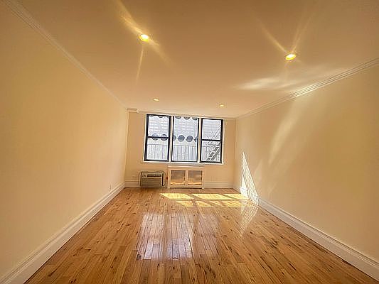 1st image of 205 W 13th St #4Z