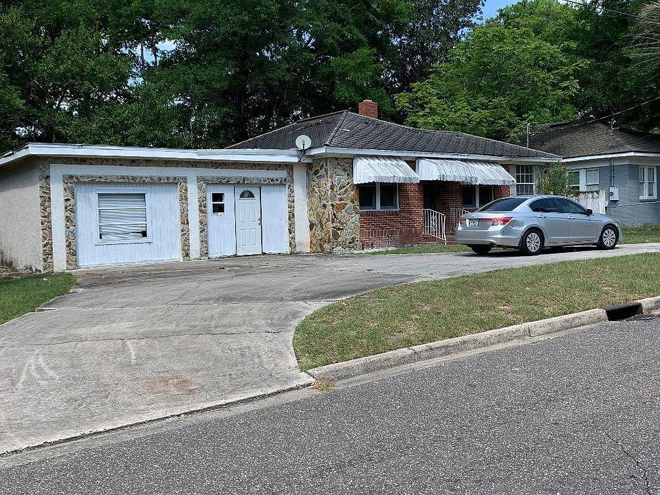 1st image of 577 E 58th St