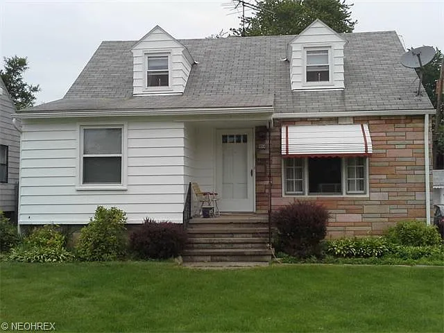 514 W 32nd St photo 1