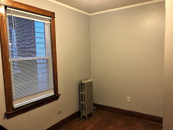 4th image of 2524 S 57th Ct