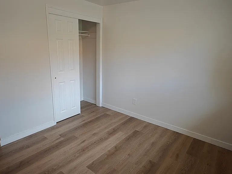 844 Harrington Ave NE #12 — Photo 5