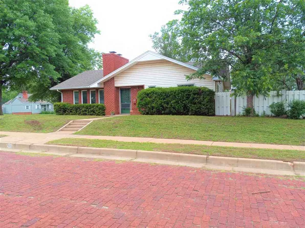 701 E Madison Ave, Ponca City, OK 74601